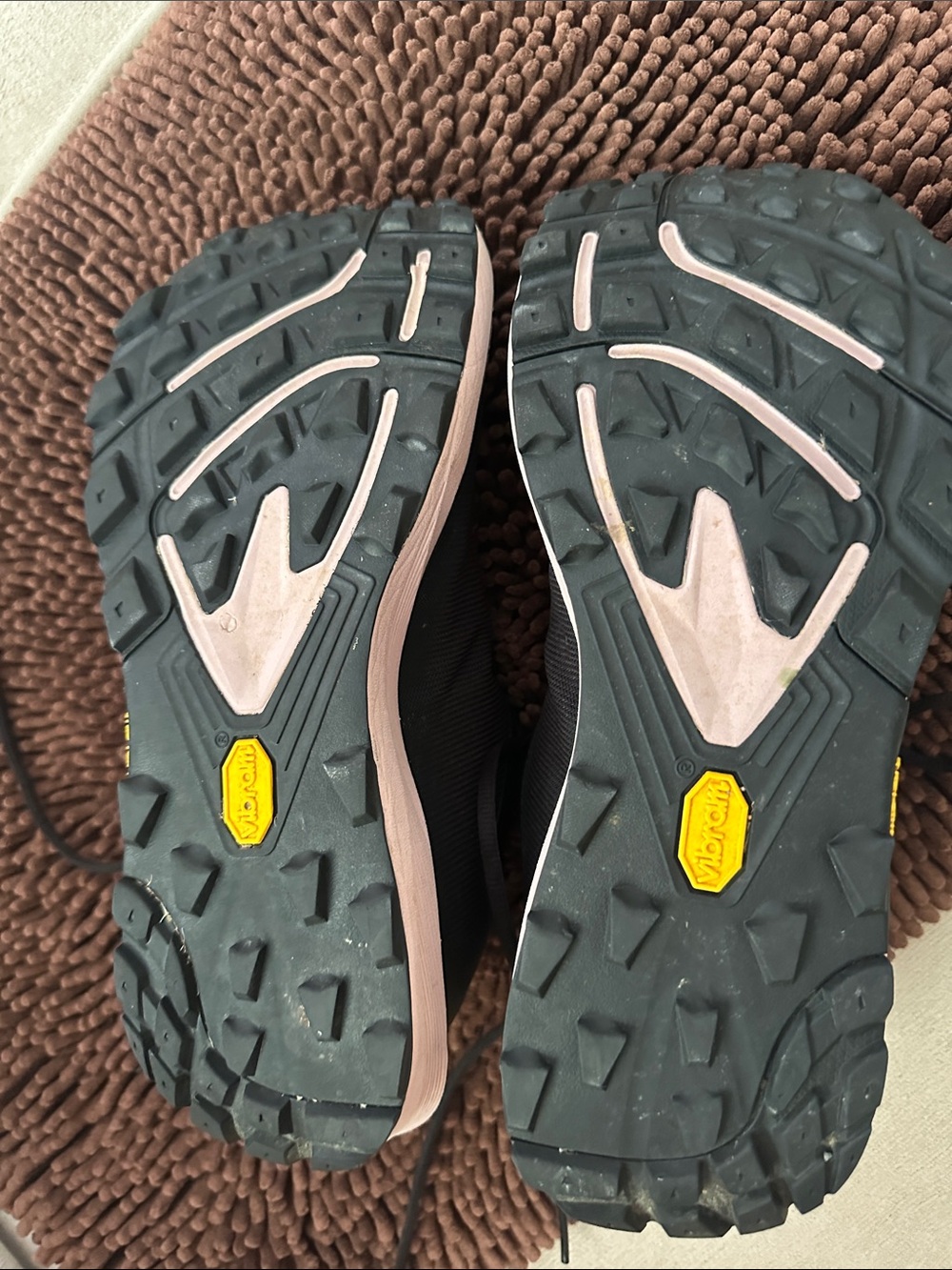 Women’s Black Topo Mtn Racer 3 - 5mm drop